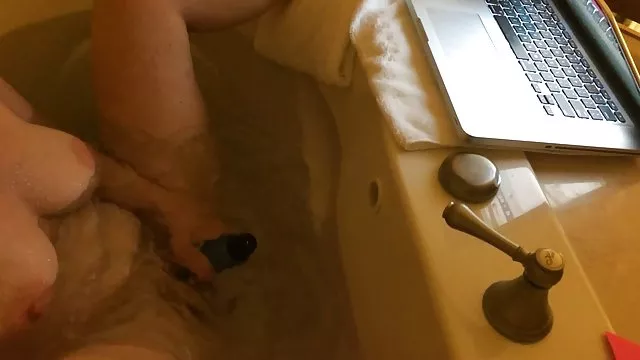 XXX bez rejestracji Dwa pełne młode mokre cipki