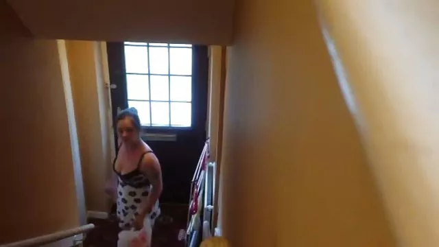 XXX bez rejestracji Brunetka sofa mokre cipki sex seks