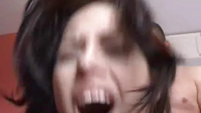 XXX bez rejestracji W tym przypadku mumio burza Scarlett bawi się zabawką mokre pitki