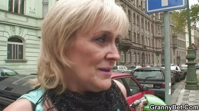 XXX bez rejestracji Lisa matka ruda trzy dwa warianty mokra cipka foto dysk zawór